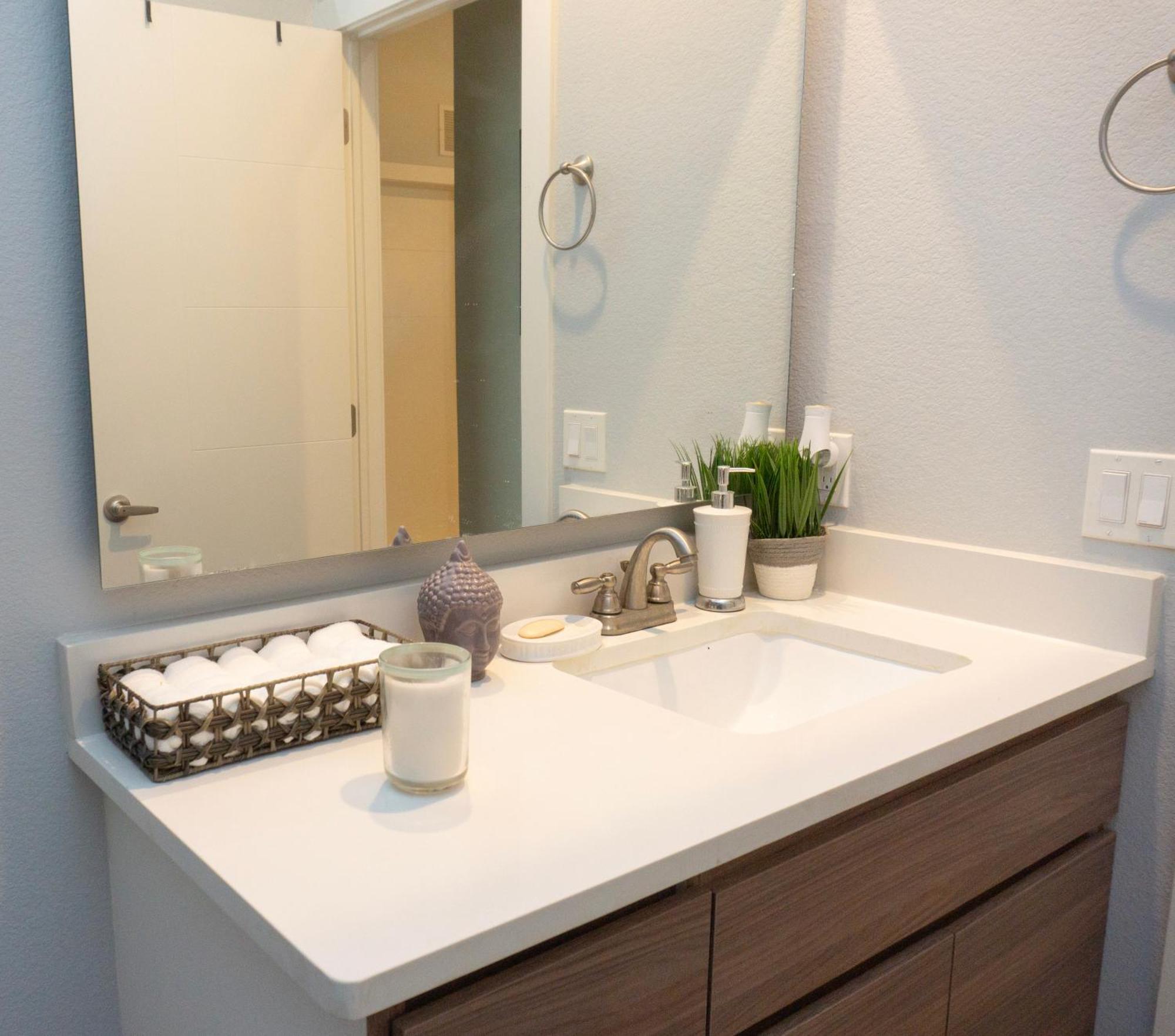 Modern Retreat By Golf Course - 3 Bedrooms And Office Space Horizon City Exterior photo